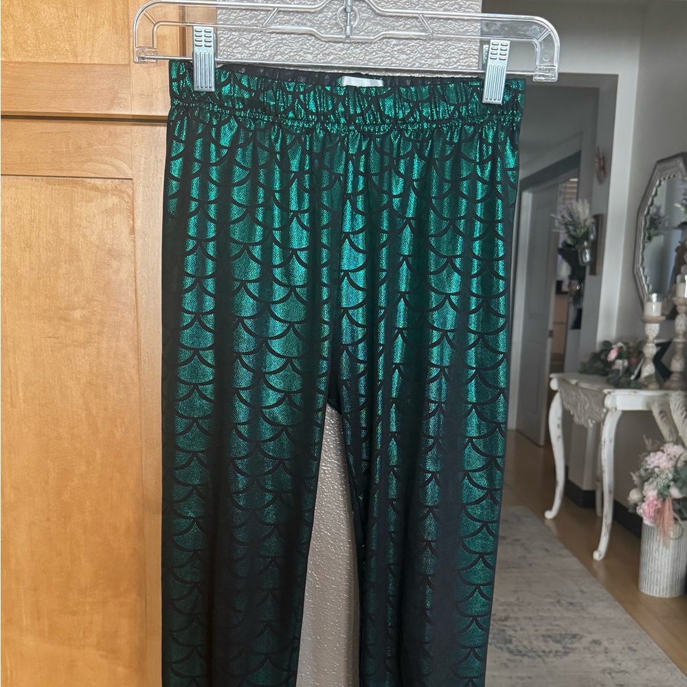 Green Mermaid Scale Leggings – Size Small – Shiny Stretchy Fit